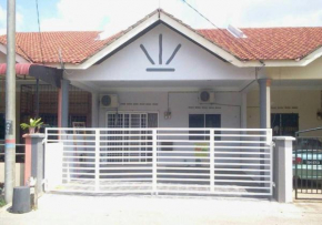 Homestay Cozy Muslim Bukit Kuang, Chukai